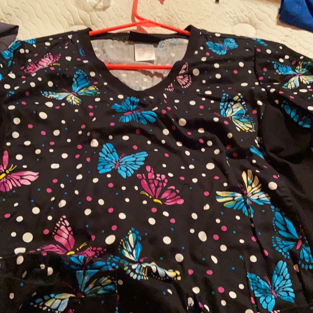 Cherokee scrub top